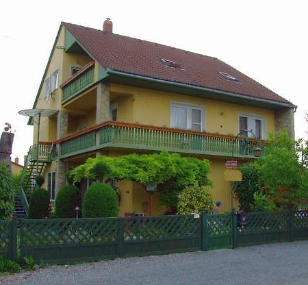 Grill Garten Vendeghaz Hotel Keszthely Luaran gambar
